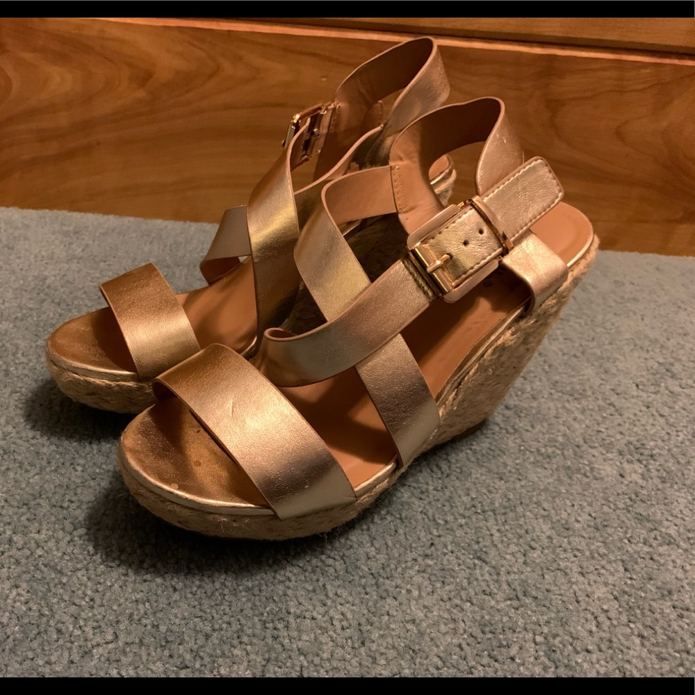 Gold straps wedges